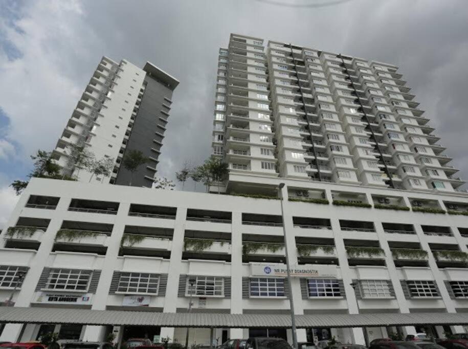 Homestay Ttdi Adina 710 Shah Alam,Sek 13,Msu,3Bedroooms 外观 照片