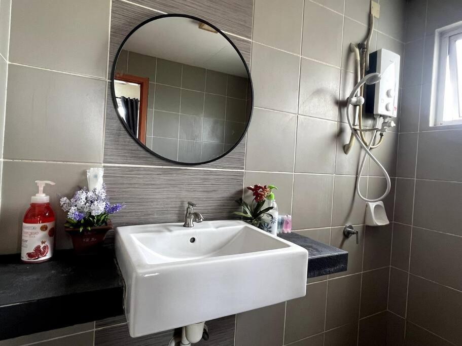 Homestay Ttdi Adina 710 Shah Alam,Sek 13,Msu,3Bedroooms 外观 照片